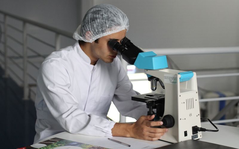 Zapalenie rogówki (keratitis) — objawy i leczenie Białystok