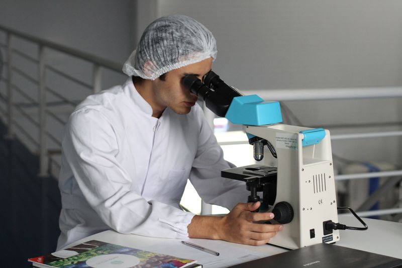 Zapalenie rogówki (keratitis) — objawy i leczenie Białystok